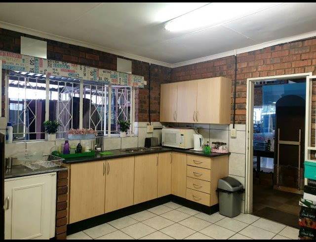 498M² BUSINESS FOR SALE IN BOKSBURG NORTH